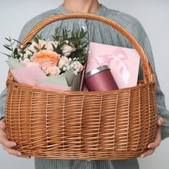 baby announcement hampers india