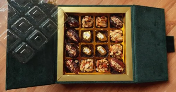 16-Piece Gift Box – A Premium Chocolate & Nut Gift Box - Image 2